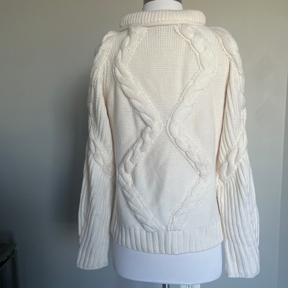 INTERMIX Elora Cold Shoulder Ivory Chunky Cable Knit Cutout Cocktail Sweater M - Picture 9 of 15